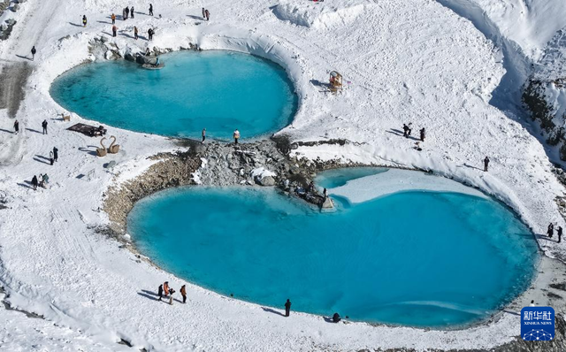 青海门源：冬日雪山旅游热