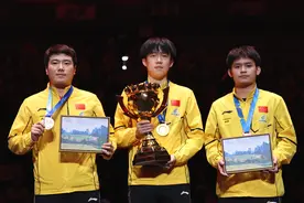 乒乓球亚洲杯：王楚钦男单夺冠图片