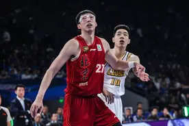 CBA总决赛G3—周琦26分+13篮板 北京主场不敌浙江 总比分1比2图片