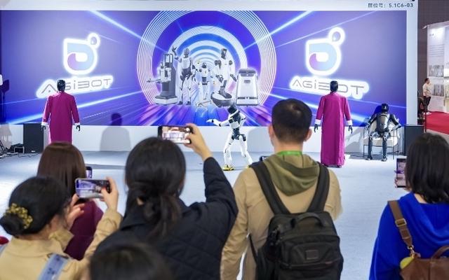 斩获数亿元意向订单，机器人“热舞”，科技企业进博会寻海外商机