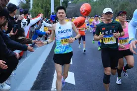 官方领跑员李永钢：“汉马”就是我心中的“白月光”图片