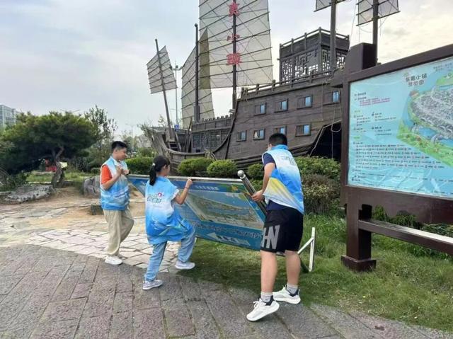 这抹“志愿蓝”，国庆假期里景区最暖风景线！