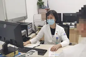 32岁男子上吐下泻，以为是肠胃炎，没想到最后手脚瘫痪、呼吸不畅……图片