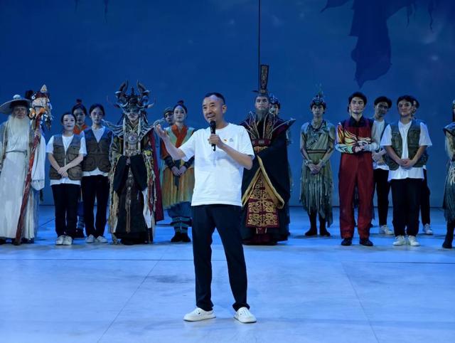 千场演出！青岛首个常态化演艺项目《寻梦沧海》演绎“向海图强”史诗