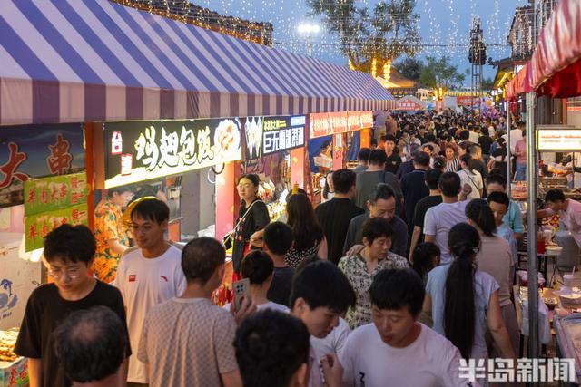 青岛最有“钱”的街区，一场烟花音乐啤酒节正在举办