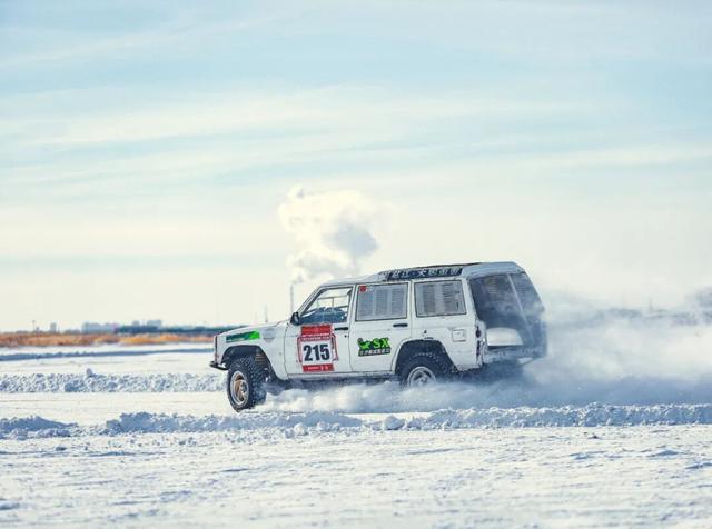 冬天的内蒙古是快乐星球吧！冰上漂移体验“速度与激情”，最高赢5万奖金……