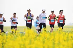 2025罗平花海马拉松警马赛中赛即将开跑图片