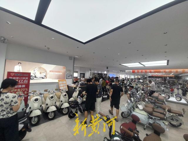 热门资讯-潍坊青州：“小电驴”跑出“焕新”消耗大市场(2)