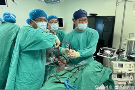 10岁女孩全身黏膜糜烂溃疡！青大附院成功救治罕见病合并患儿图片