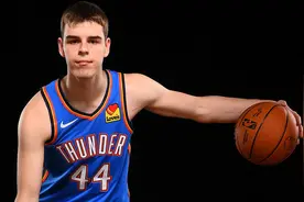 雷霆官方：新秀尼古拉-托皮奇成功接受左前交叉韧带撕裂手术图片