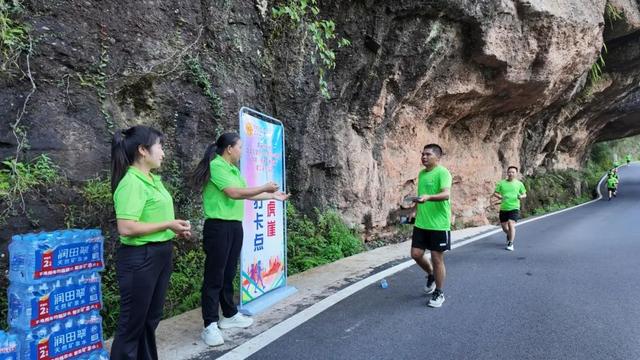 青春护航 丈量初心丨这场职工徒步活动的志愿服务超暖心～