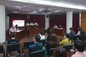 “走进仲裁 护航法治”政府开放主题活动举行图片