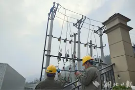 巴东供电：开展无人机巡检 提升电网智能水平图片