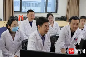 查出癌症却无法手术？别放弃，这束“光”可以“追”着肿瘤精准打击！图片