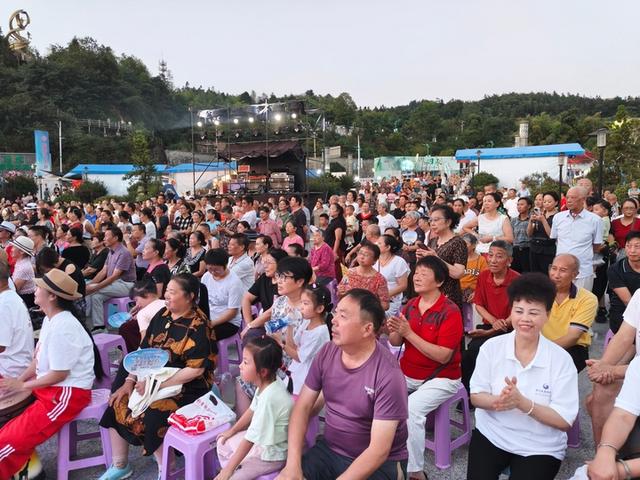 习水：寨坝消夏夜 乐享清凉时