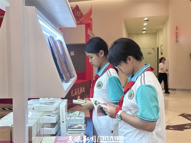 跟着黄小西游贵州｜“红飘带”写满家国情