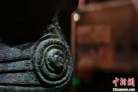 （文化中国行）文博馆里寻“蛇” 寄托中国民众美好祈愿图片