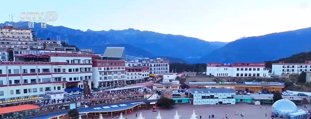 “冰雪+科考”“极寒躺冰” 特色玩法“上新”助力“冷”资源“热力全开”