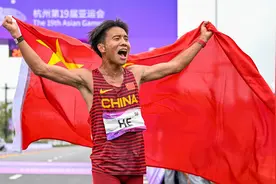 “当作竞技生涯最后一场来跑”，何杰获中国男子马拉松亚运首金图片
