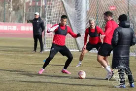 长春亚泰队全力备战本周末中超联赛首个主场比赛图片