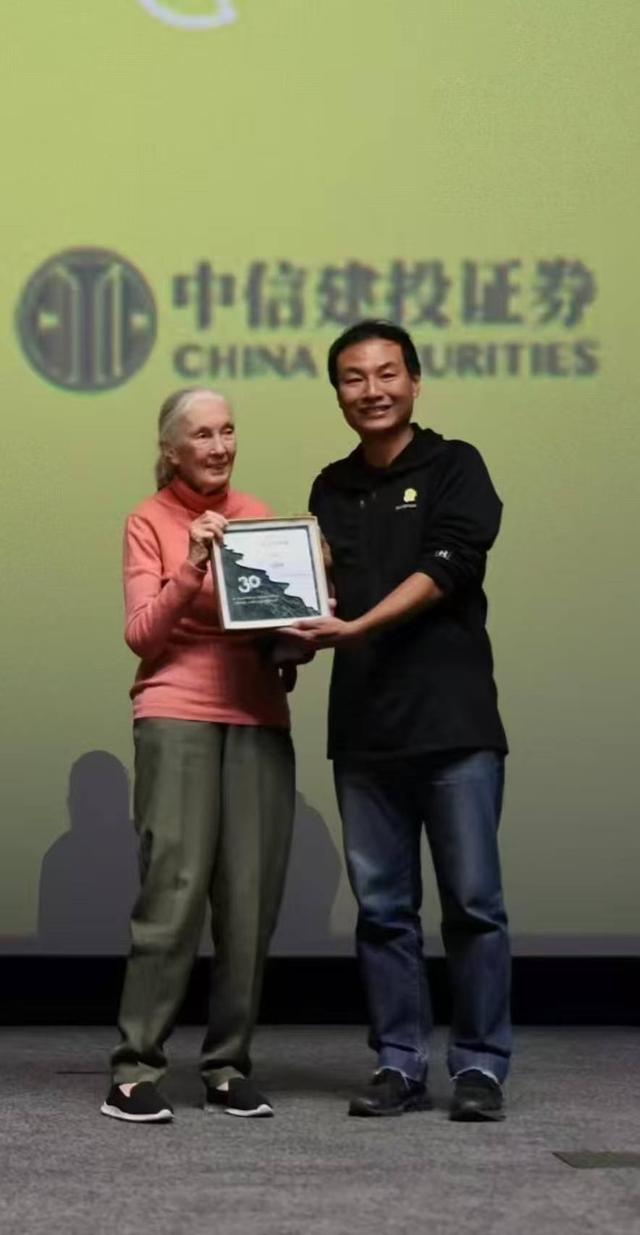 最后的珍·古道尔：与自然融为一体