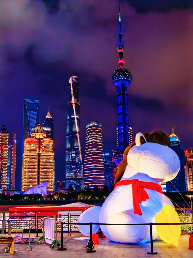 上海首个450㎡浦江冰场！飘雪、市集、和陆家嘴三件套同框，出片率100%→