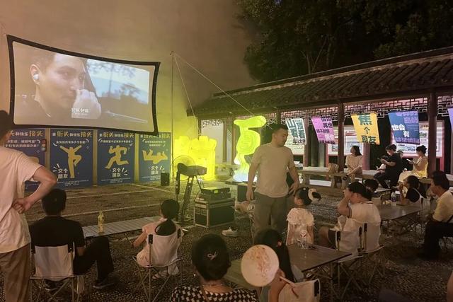 解锁乡村日与夜丨夏夜寻凉不用愁，来老街感受怀旧与新潮的碰撞