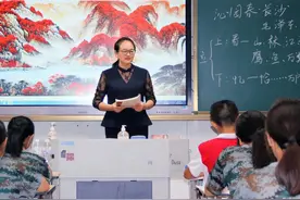 【躬耕教坛 强国有我】谢蓉殳：坚守三尺讲台34年 教书育人热情不减图片