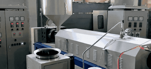 包水果的泡沫网兜，为什么做出来就是一个立体的网？