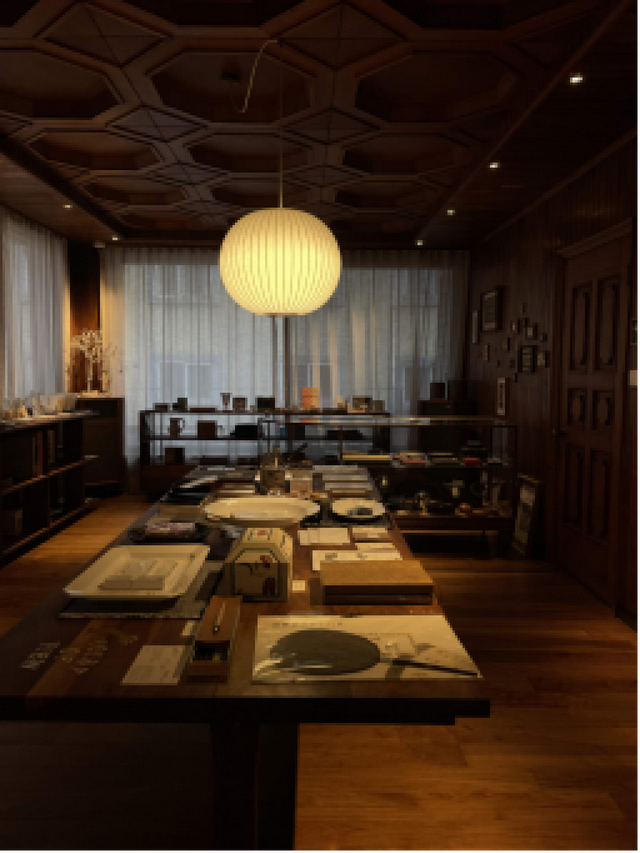 中国人嫌“村”的首尔，在街头上演“东亚故事”