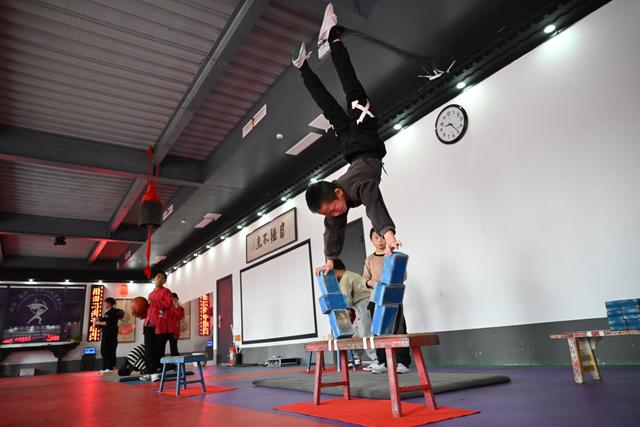 河北沧州：大运河堤顶路铺就美好生活新图景