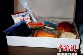 返乡探“新” | 从“有得吃”到“吃得好” 一份飞机餐的45年之变图片
