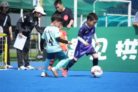 全家齐上阵！2025年杭州市拱墅区“武林杯”家庭足球趣味挑战赛启幕图片