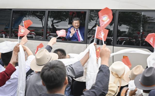总书记西藏行｜记者手记：看着北斗星走不迷路，跟着共产党走会幸福