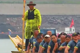 从桡手到艄公，53岁面馆老板万立勤：想让传统龙舟走出沅陵图片