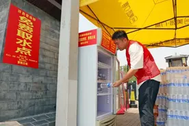 许昌市建安区：爱心冰柜为“清凉”接力图片