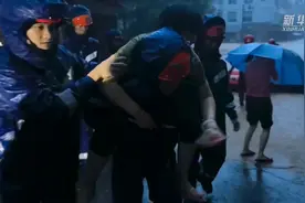 福建龙岩上杭：强降雨致部分乡镇内涝 森林消防紧急救援图片