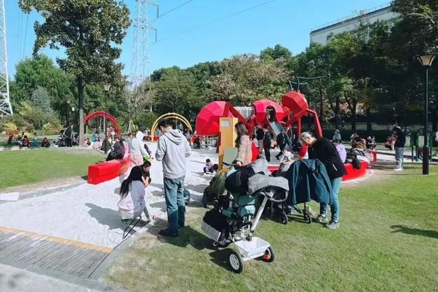 凭实力出圈！静安这座“宝藏公园”获国家级“儿童友好”认证！树屋、滑梯、秋千……太好玩啦