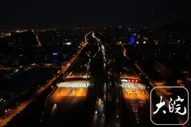 “双节”假期最后一天 大皖新闻记者航拍合肥绕城高速返程高峰图片