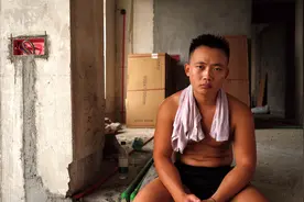 从“网赌少年”到“扛楼战神阿兴”图片