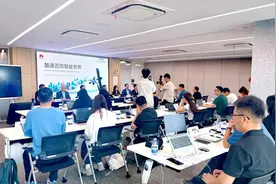 中国通信业“双引擎”：5G-A规模化商用，AI落地按下加速键图片