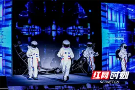 大圣和哮天犬“大闹天宫” 首届太空机器人大赛长沙举行图片