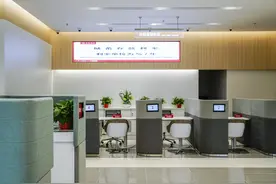 银行业招人风向变了，国有四大行春招缩编，有上市银行80万年薪挖AI人才图片
