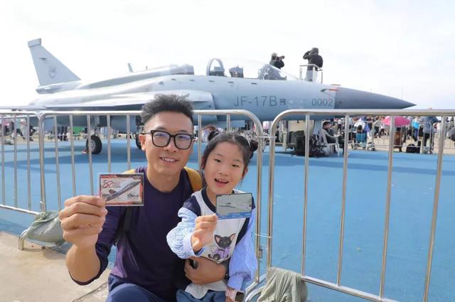 千亿卡牌赛道崛起,Z世代社交货币点亮文化新消费