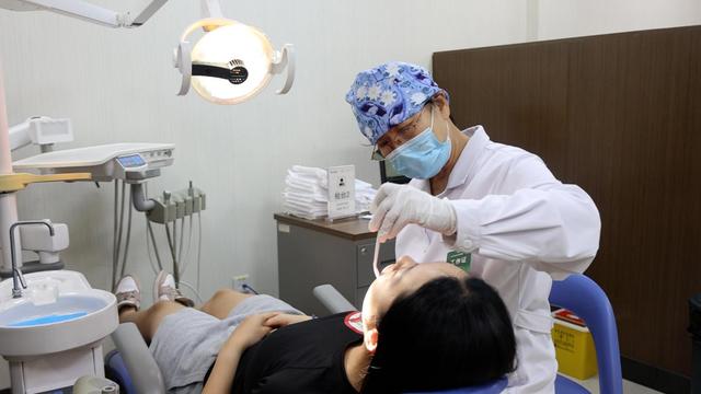 北京市下半年女兵征集体检工作启动，入围者超一半来自“双一流”