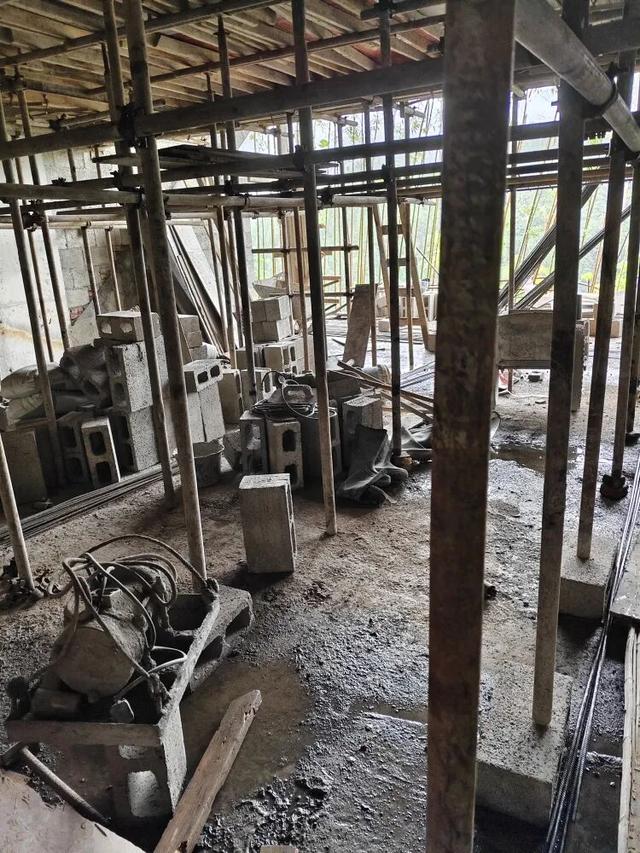 小区1楼4户业主联合私挖地下室