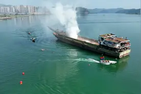 “会飞”的救生圈来了！嘉陵江上安全演练进行时图片