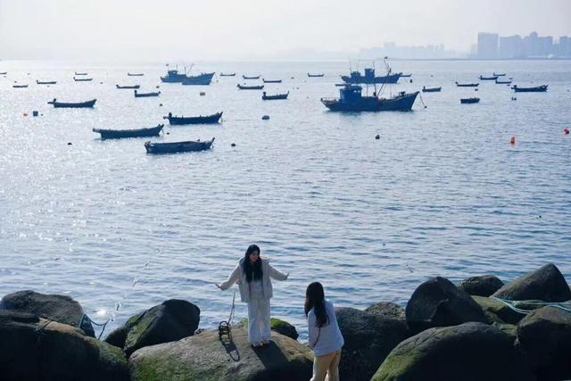 免费又出片！威海人私藏！钓鱼人、秋千、老渔船，治愈力满分～