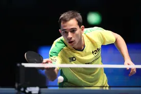 新科世界冠军！雨果4比1战胜林诗栋，首夺世界杯男单冠军图片