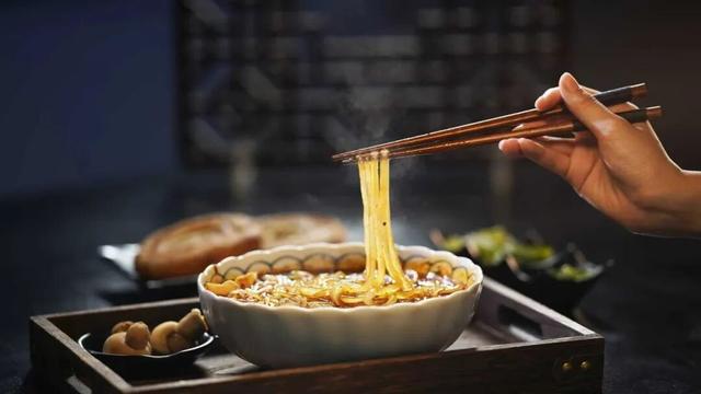 肥肠粉必须配军屯锅魁·····这对CP太好磕